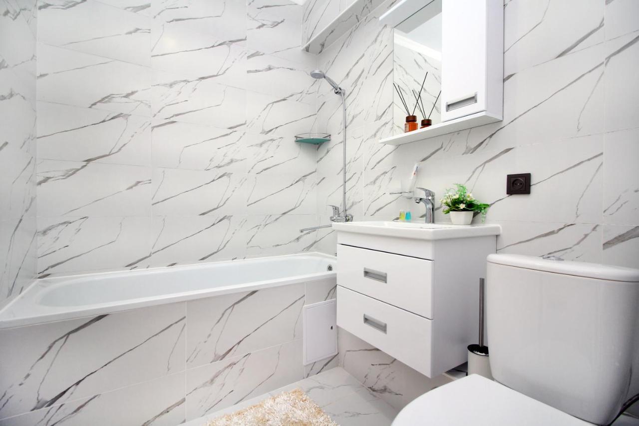 Cozy Studio In The Best Area! 4 알마티 외부 사진